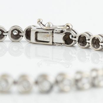 Bracelet, with brilliant-cut diamonds.