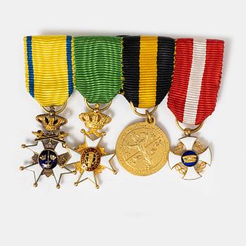 Order and medal miniatures, a total of 8 pcs, Sweden and Italy.