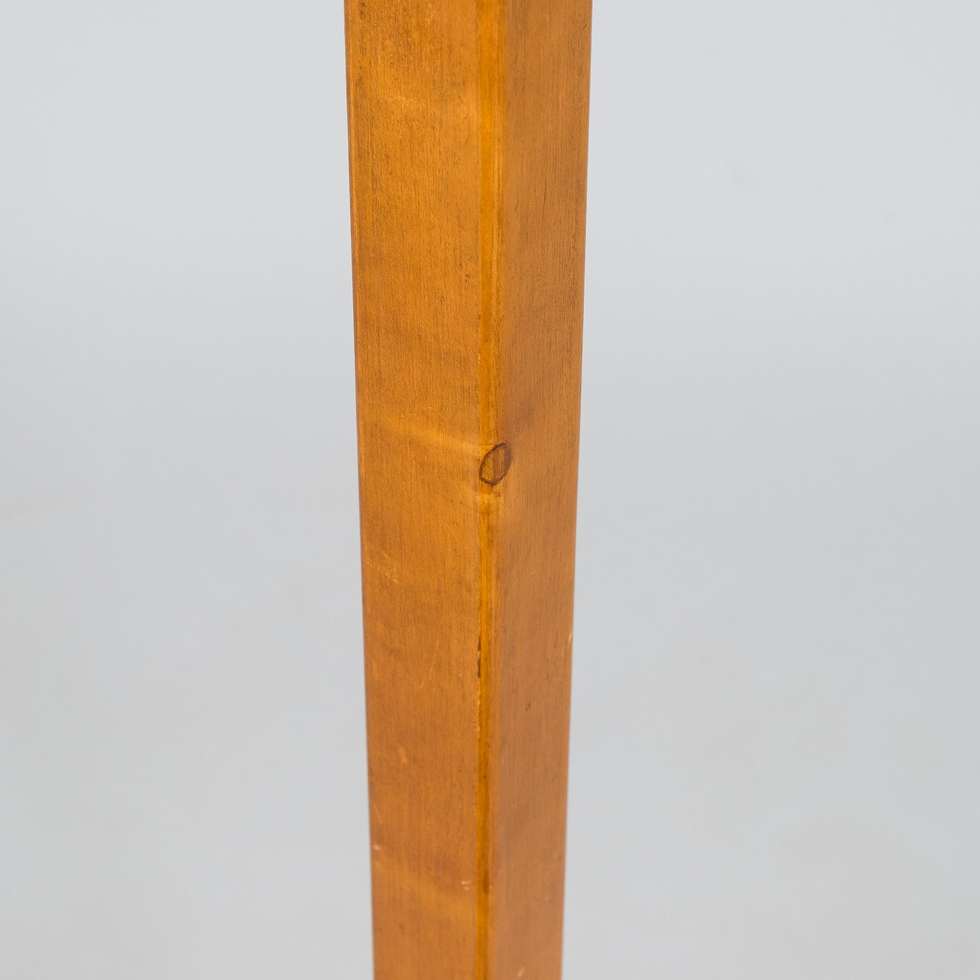 Aino Aalto, golvlampa, modell 806A tillverkare Oy Taito Ab. 1940-tal.