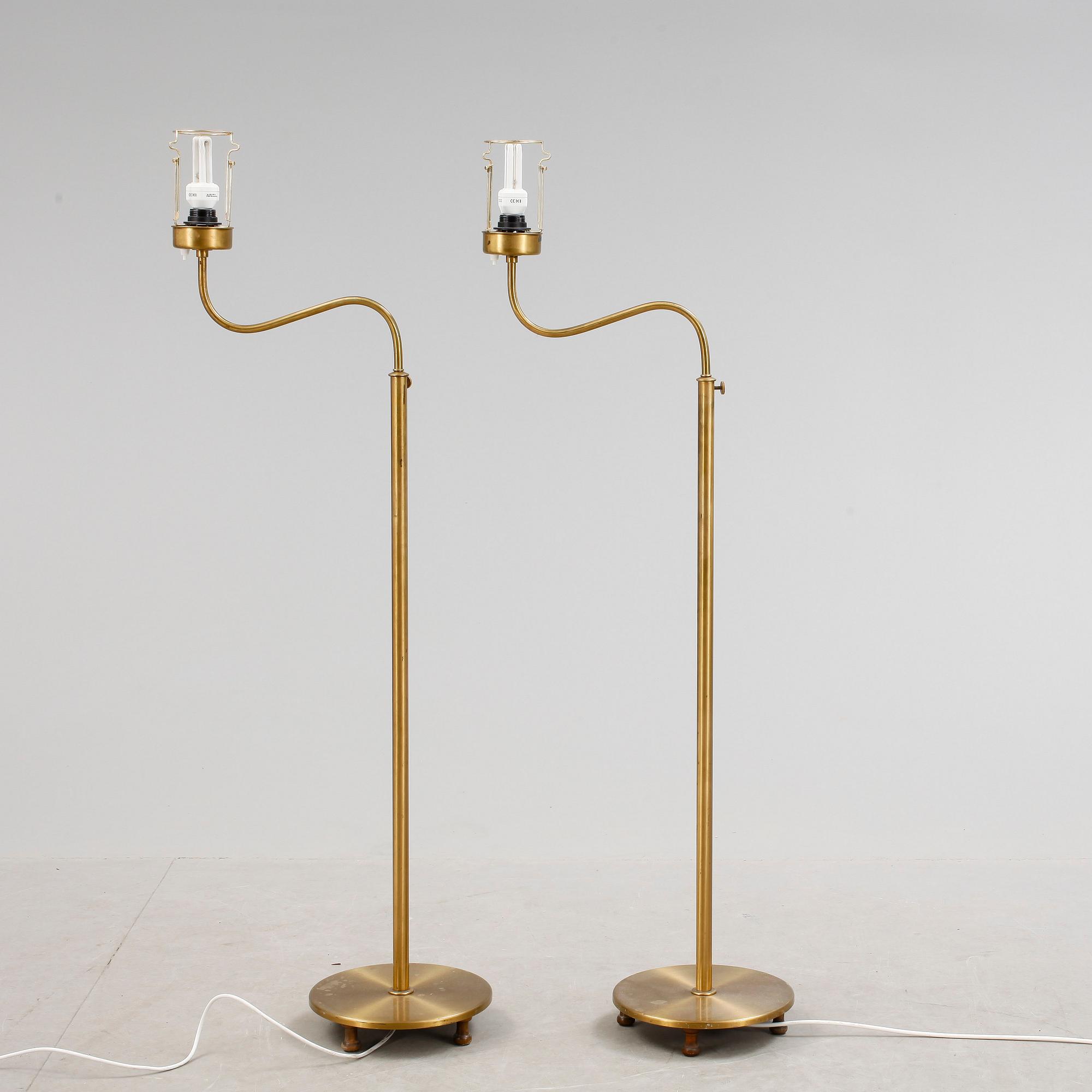 GOLVLAMPOR, ett par, modell 2568, Josef Frank, Firma Svenskt Tenn, formgiven 1939.