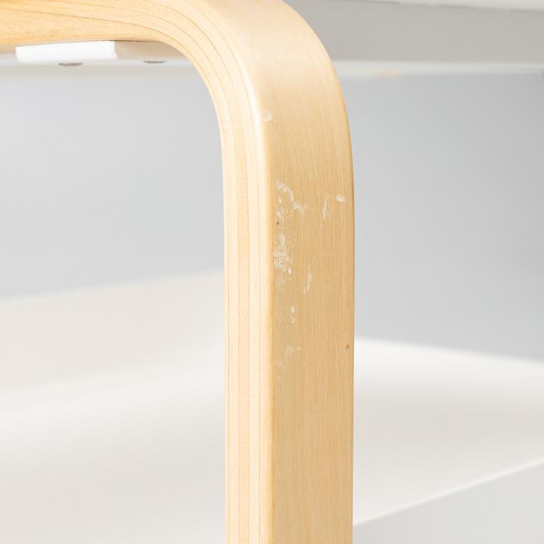 Alvar Aalto, a pair of model 915 side tables. Artek, 2002.