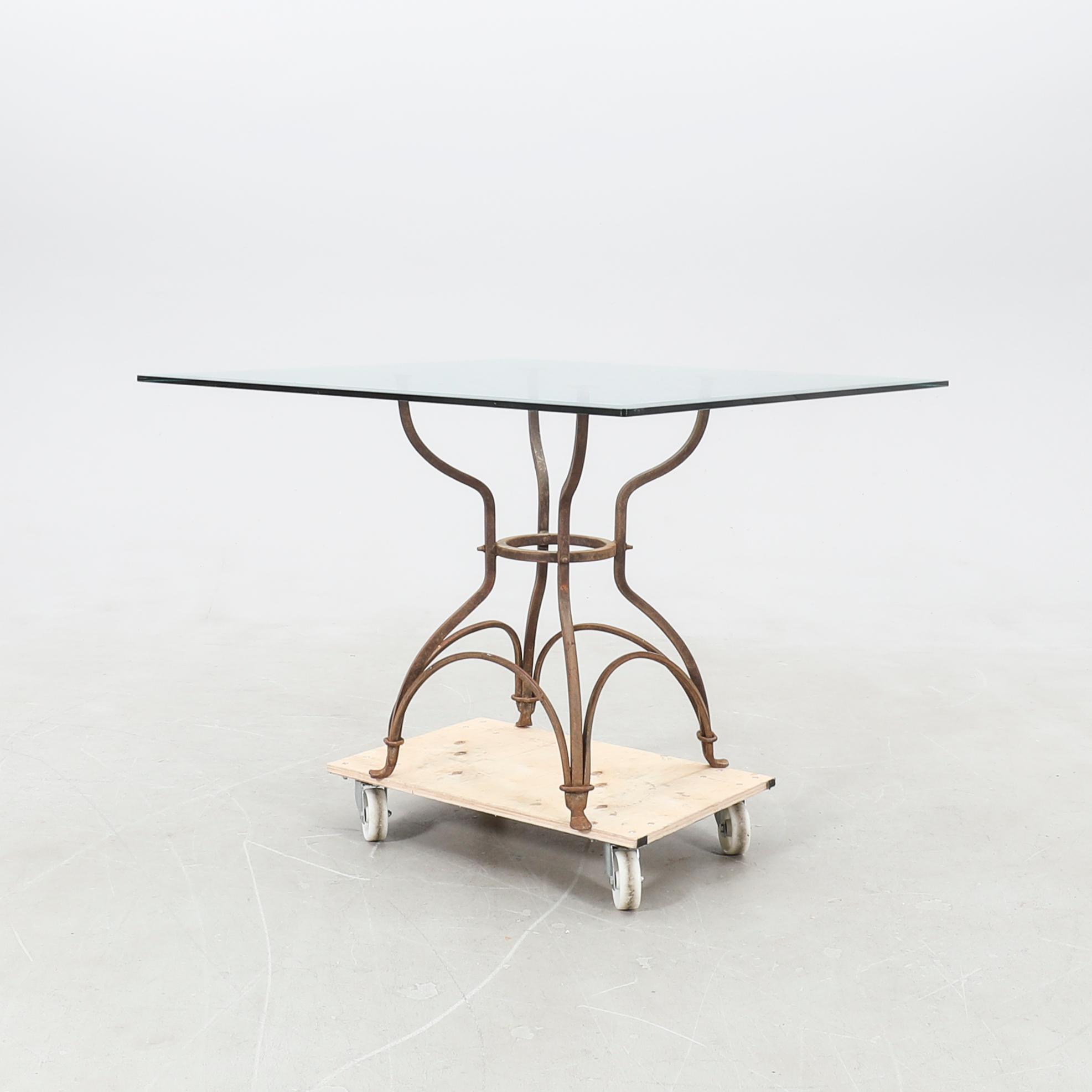 Table from the second half of the 20th century.