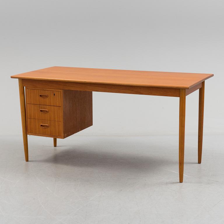 SKRIVBORD, med hurts, 1960-tal.