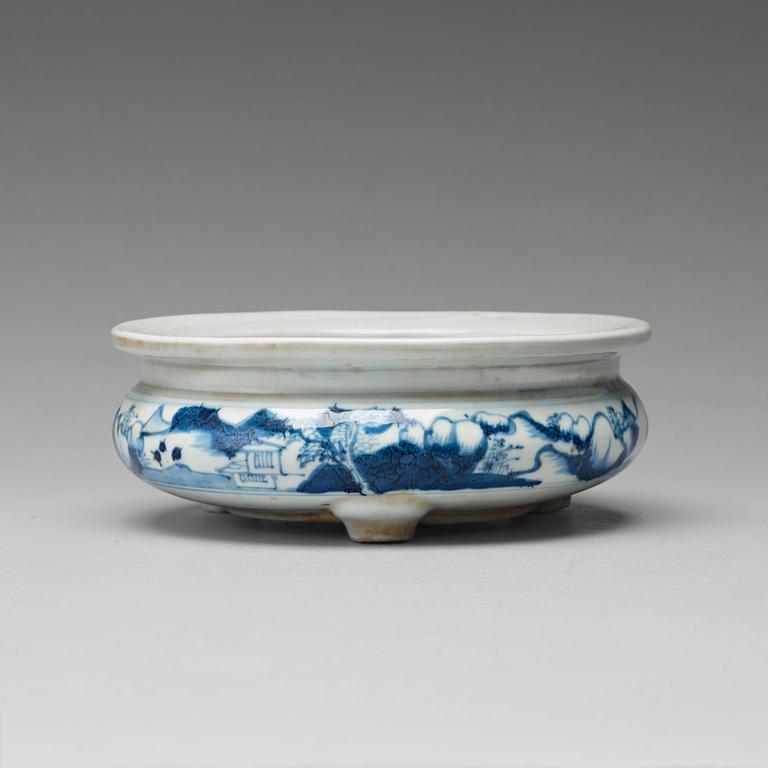 A blue and white censer, Qing dynasty (1644-1912).