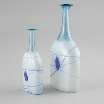 Two bottles by Bertil Vallien for Kosta Boda, Artist Collection, signed and numbered 48014 och 48015.