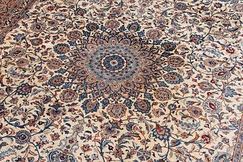 A Tabriz carpet, a. 373 x 286 cm.