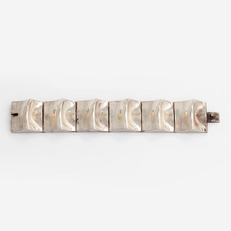 Matti Hyvärinen, armband, sterlingsilver, Sirokoru Oy 1973.