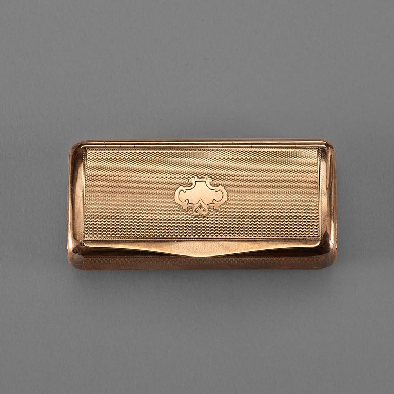 A 19th century gold snuff-box, unmarked.