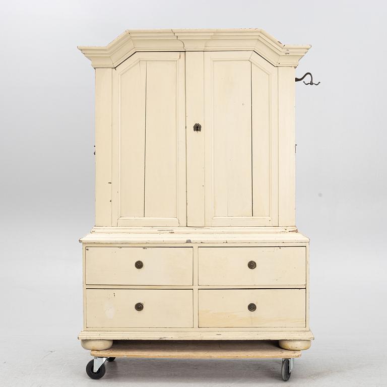 Cabinet, first half of the 19th century.