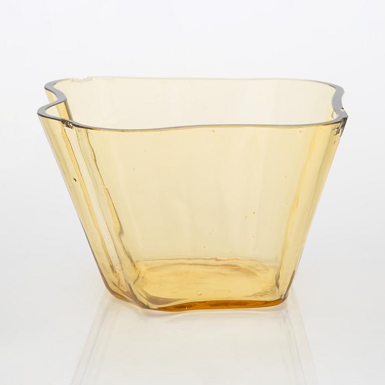Alvar and Aino Aalto, a '9767B' bowl of the 'Aalto flower' sculpture manufactured by Karhula Glassworks 1937-1949.