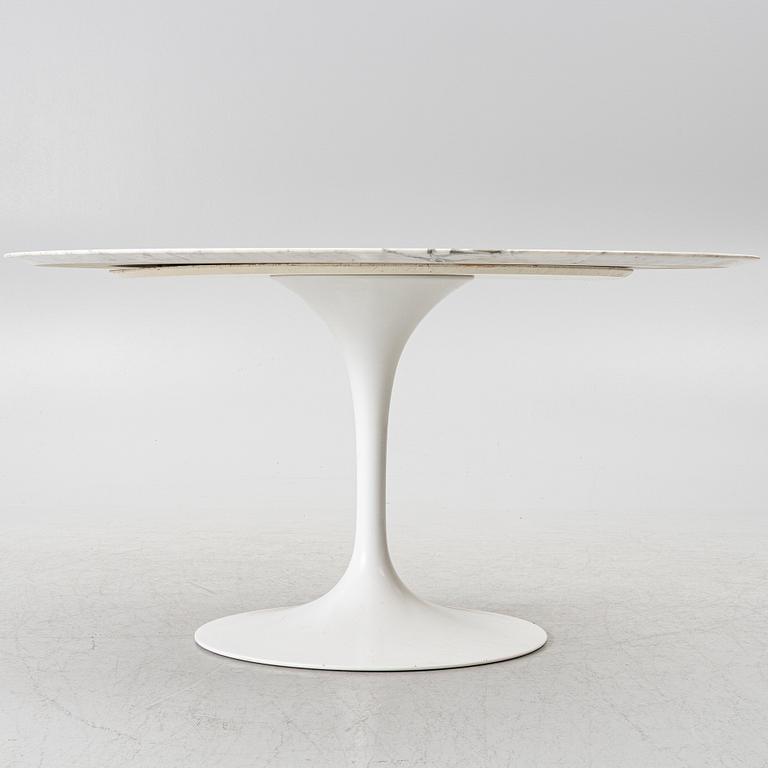 Eero Saarinen, a 'Tulip' dining table.