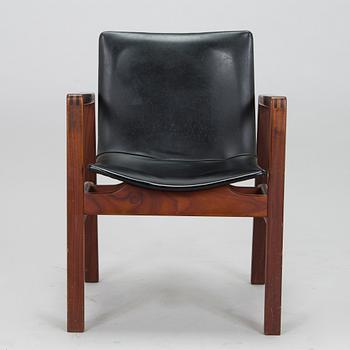 Carl Gustaf Hiort af Ornäs, nojatuoli, "Hamlet", Puunveisto Oy - Träsnideri Ab, 1960-luku.