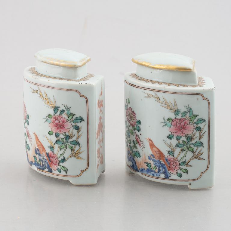 Two Chinese tea caddies with covers, Qing dynasty, early 18th century.