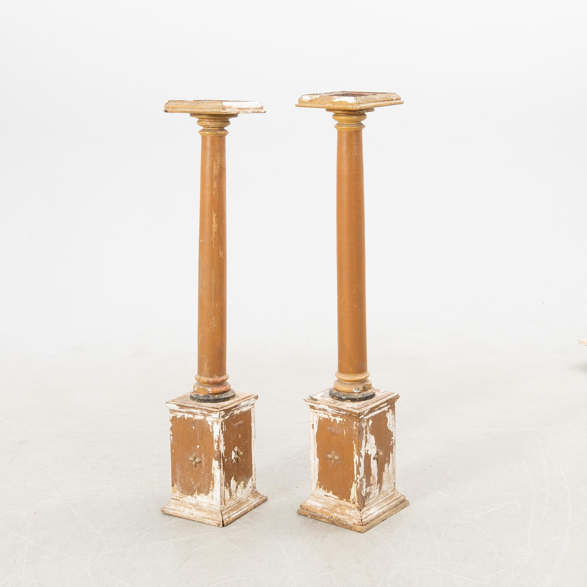 Piedestaler/Pelare 2 st snarlika omkring 1900.