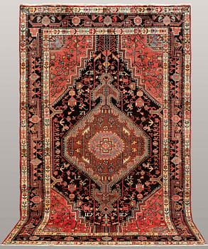 A Hamadan rug, approx. 305 x 185 cm.