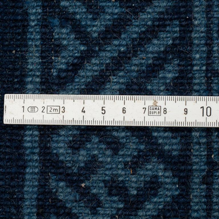 MATTO, semi-antique Baotou, China, ca 137 x 67 cm.