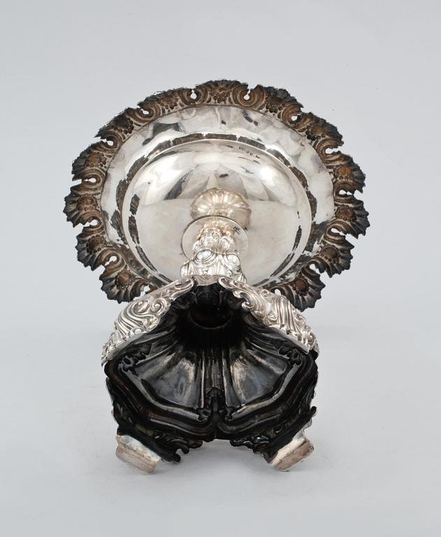 UPPSATSSKÅL, silver, Gustaf Möllenborg, Stockholm, 1847. Vikt 370 gram.