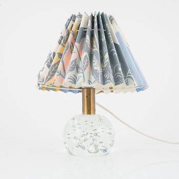 Josef Frank, bordslampa, modell 1819, Reijmyre Glasbruk för Firma Svenskt Tenn.