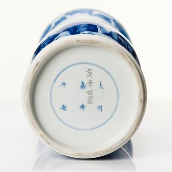 A Chinese blue and white 'Yen-Yen' vase, Qing dynasty, Kangxi (1662-1722).