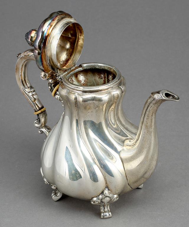 CHOKLADKANNA, silver, svenska importstämplar, 1900-talets första hälft. Vikt ca 387g.