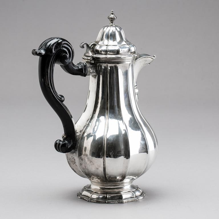 A SWEDISH SILVER COFFEE POT, probably Gävle or Lidköping, 18th century, weight c:a 750 g.