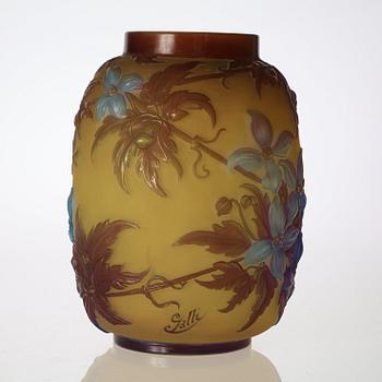 An Emile Gallé Art Nouveau 'Soufflé' mold-blown cameo glass vase, Nancy, France, ca 1900.