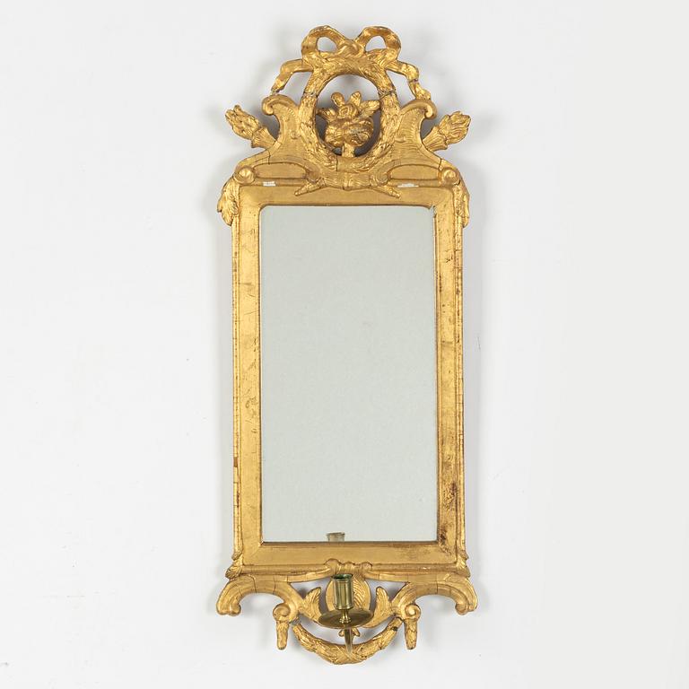 Spegellampetter, två stycken, för ett ljus, Gustaviansk samt Gustaviansk stil, sent 1700- respektive sent 1800-tal.