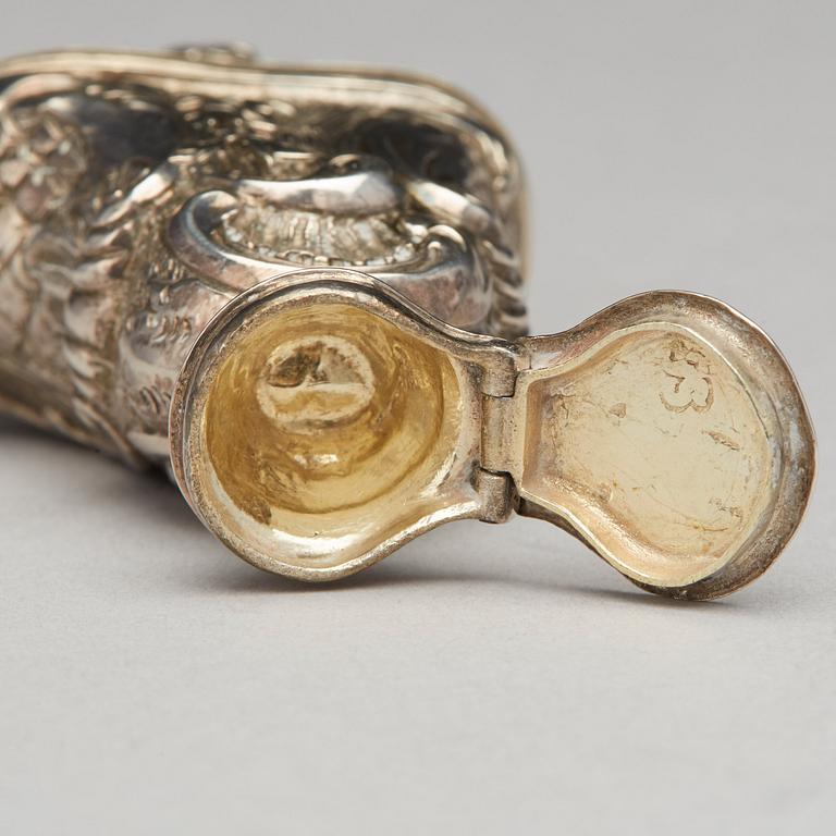 Jöran Stammer, luktdosa, silver, (verksam i Jönköping 1729-1752(-1754)). Rokoko.