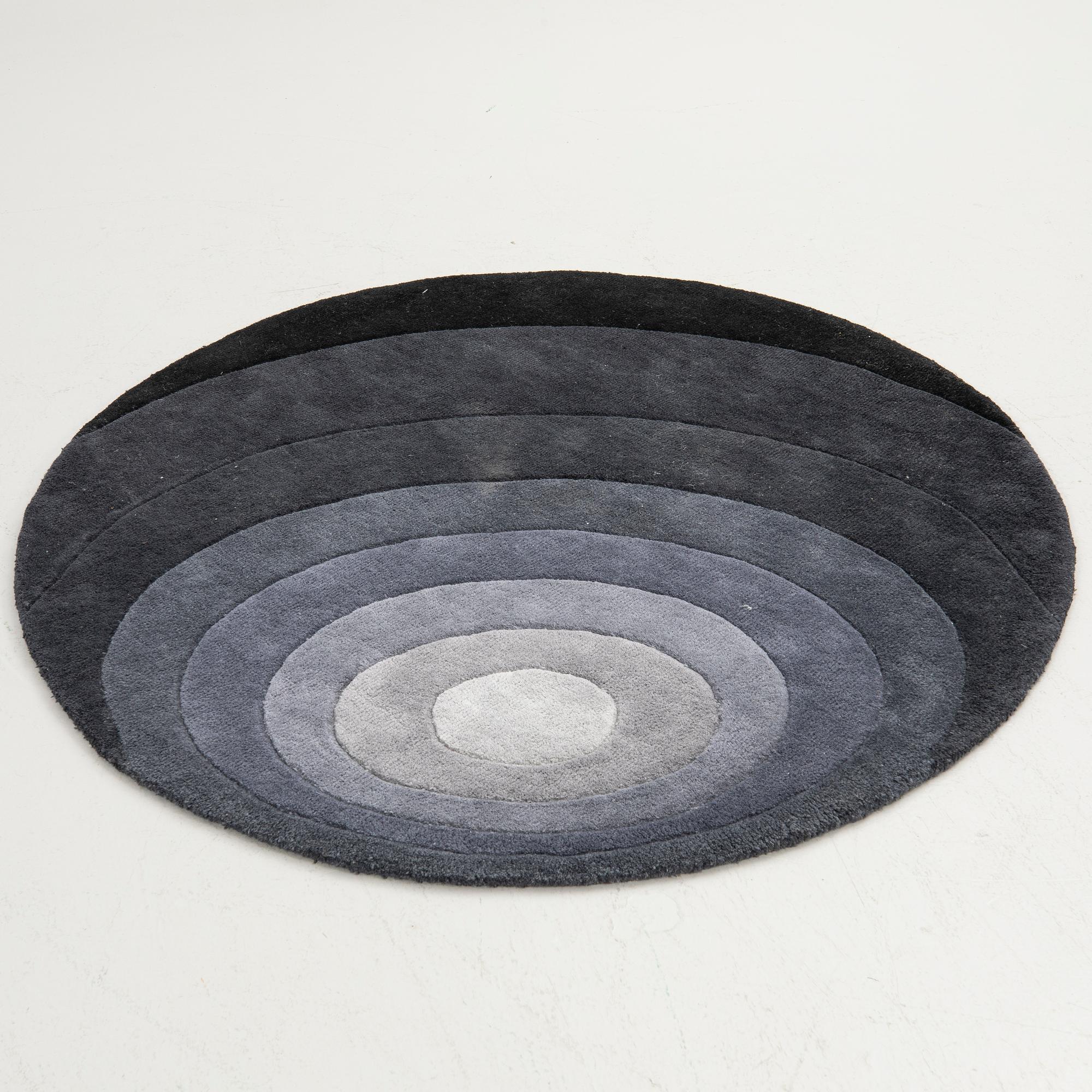 Verner Panton, Rug, model "Luna", Verpan, Denmark. 120 cm.