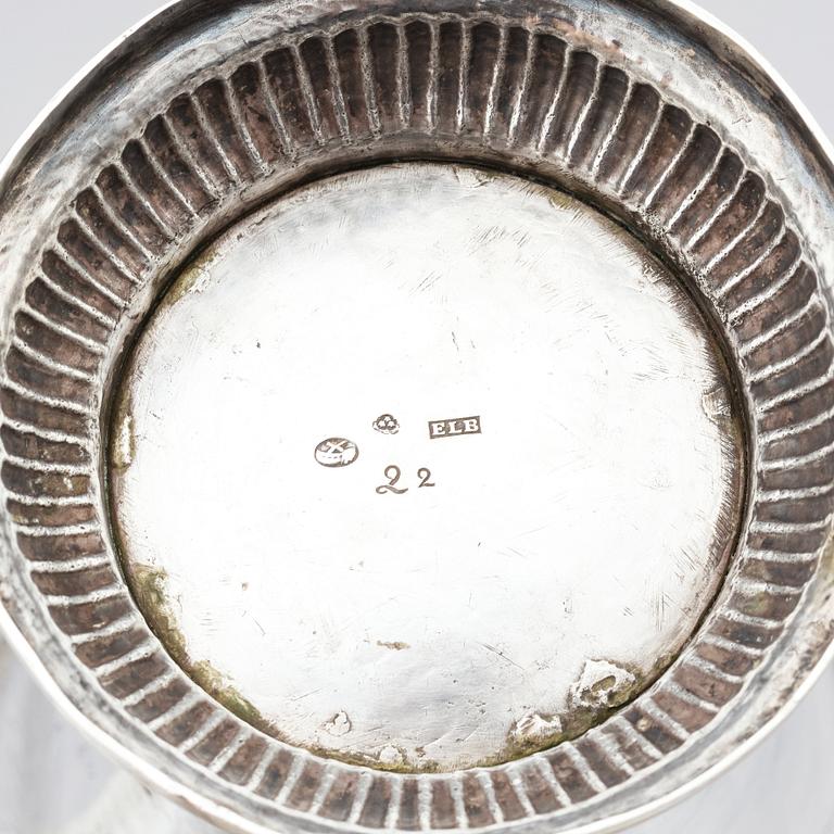 A Swedish 18th century silver beaker, marks of Eric Langberg, Söderhamn 1793.