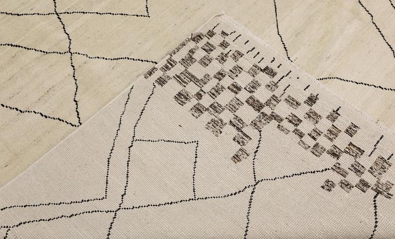 A Moroccan, 300 x 203 cm.