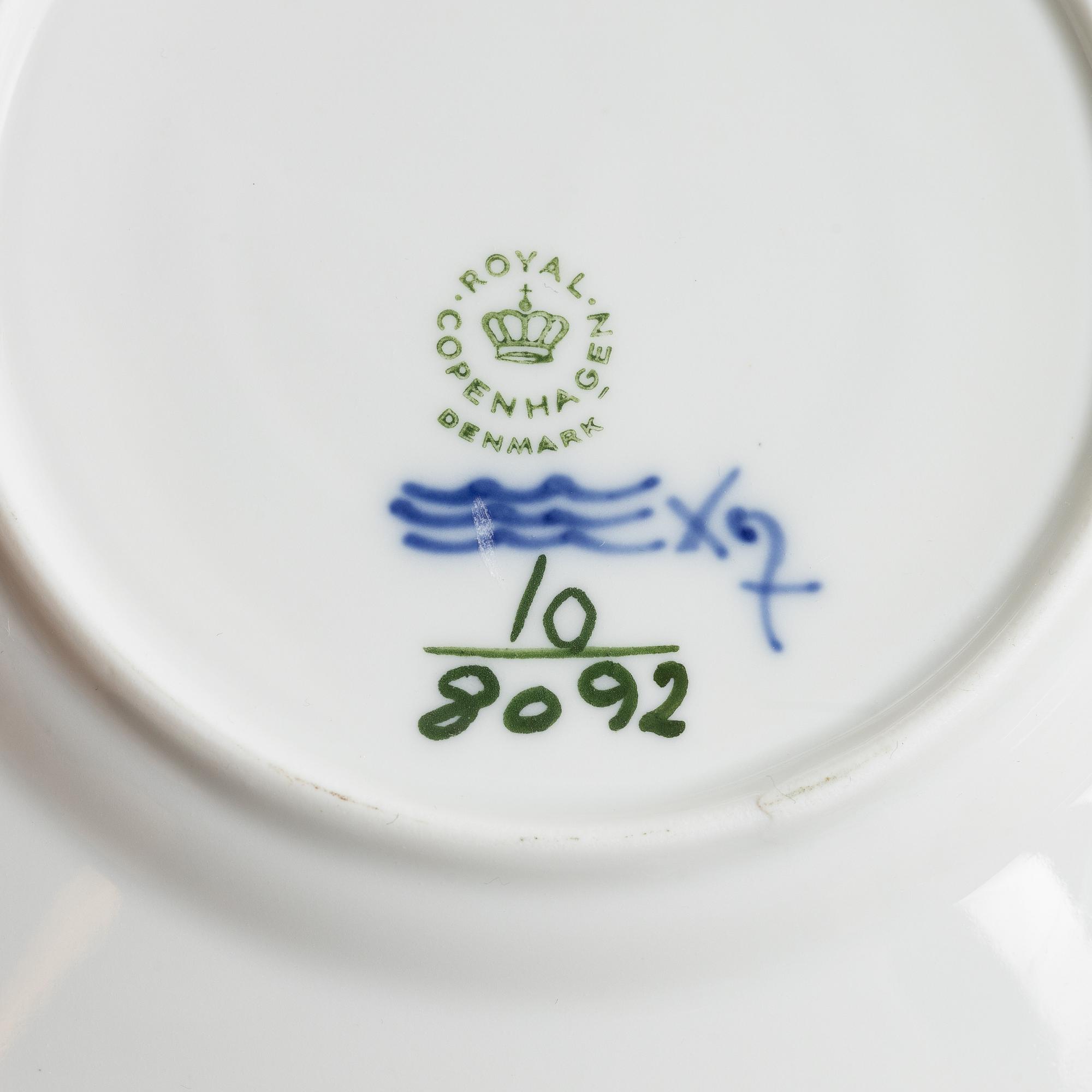 Sevisdelar, porslin, 83 delar, "Blå Blomst", Royal Copenhagen, Danmark.