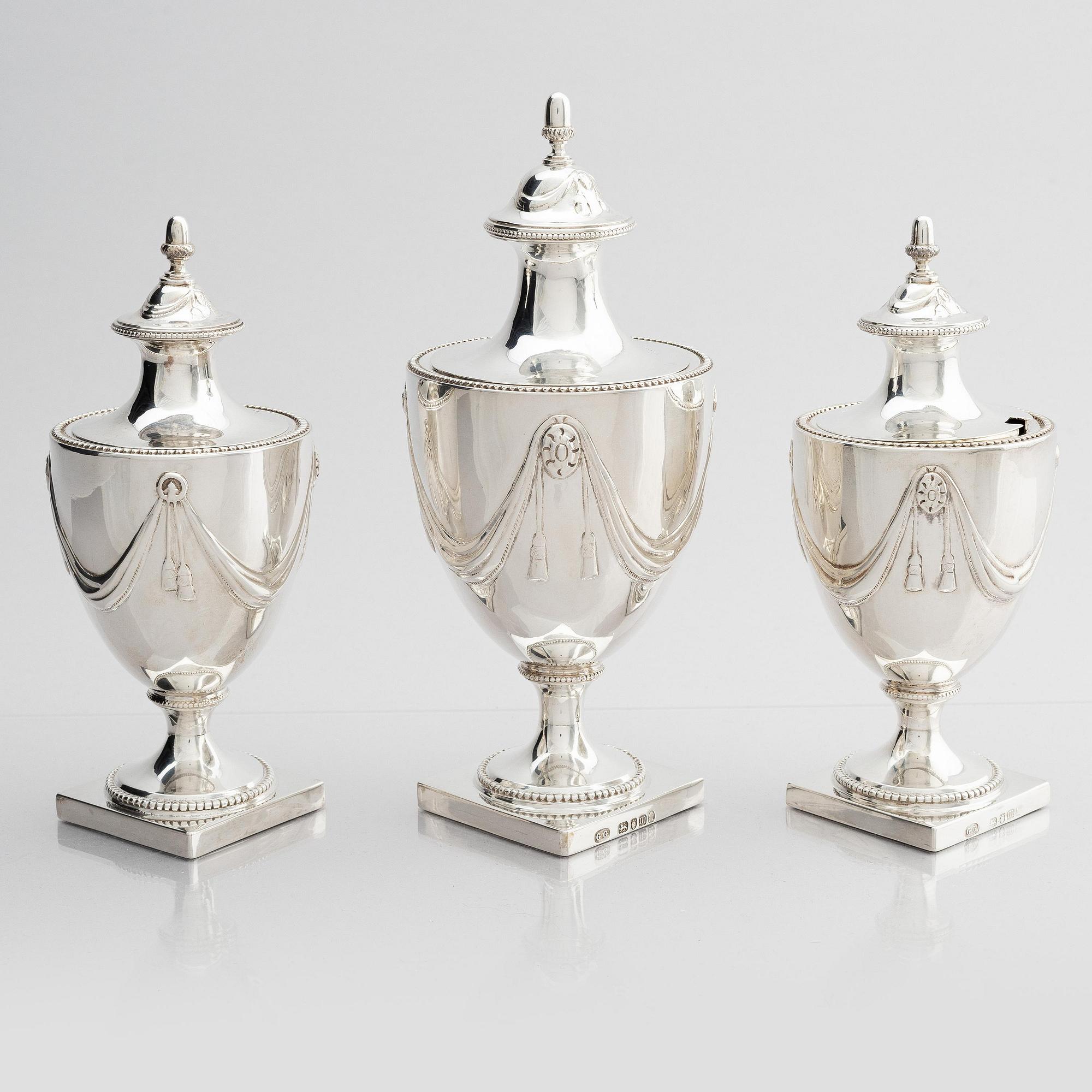 Bordsgarnityr, 3 delar, silver, troligen George Gray, London, England, 1787.