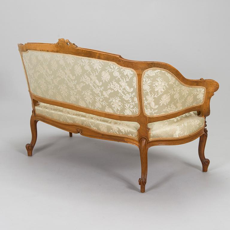 Soffa och fåtöljer, ett par, omkring 1900.