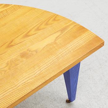 Jonas Bohlin, coffee table, from the "Obelisk" series, Källemo. The model was designed in 1991.