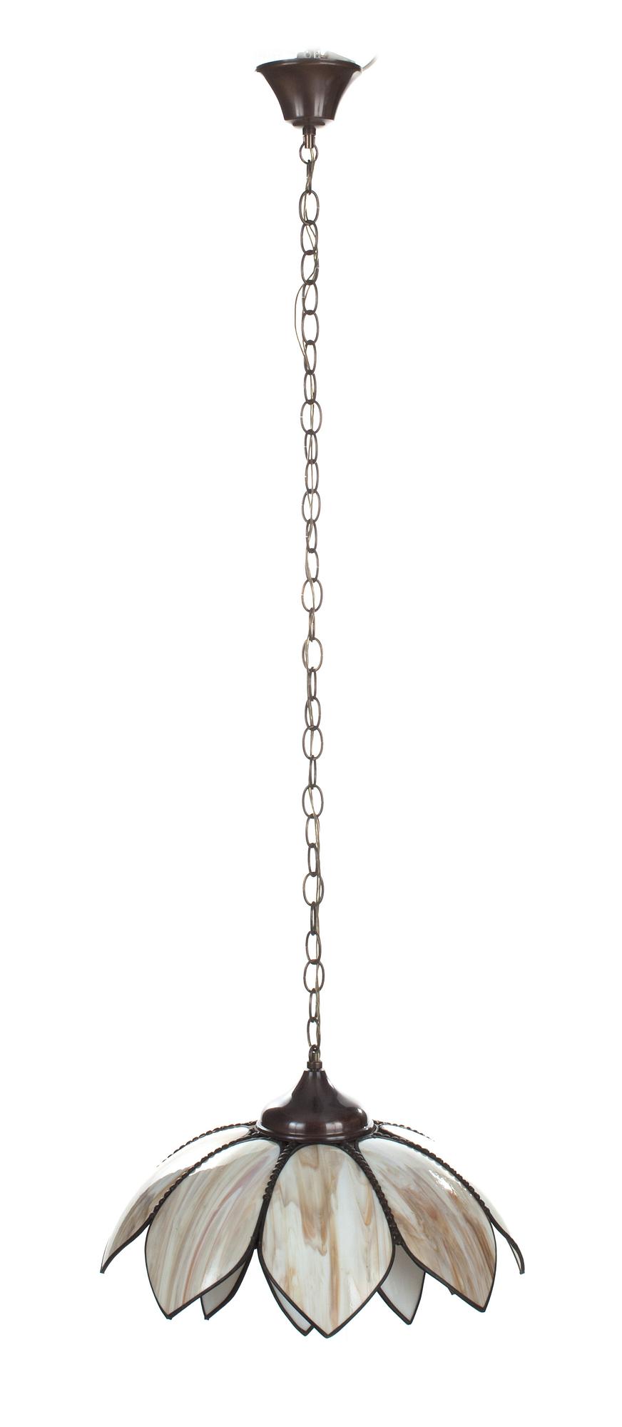 TAKLAMPA, Tiffanystil, 1900-talets första hälft. Diam 43 cm.