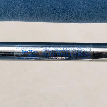 Bruno Mathsson, karmstolar, 8 st, "Mio Mi 408", 2003.