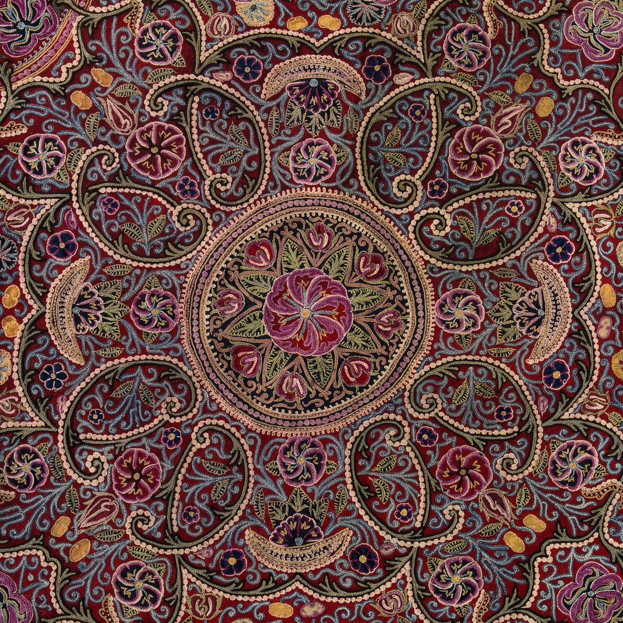 Antikt Rasht-broderi, norra Persien (Iran), omkring år 1900, Ca 145 x 145 cm.