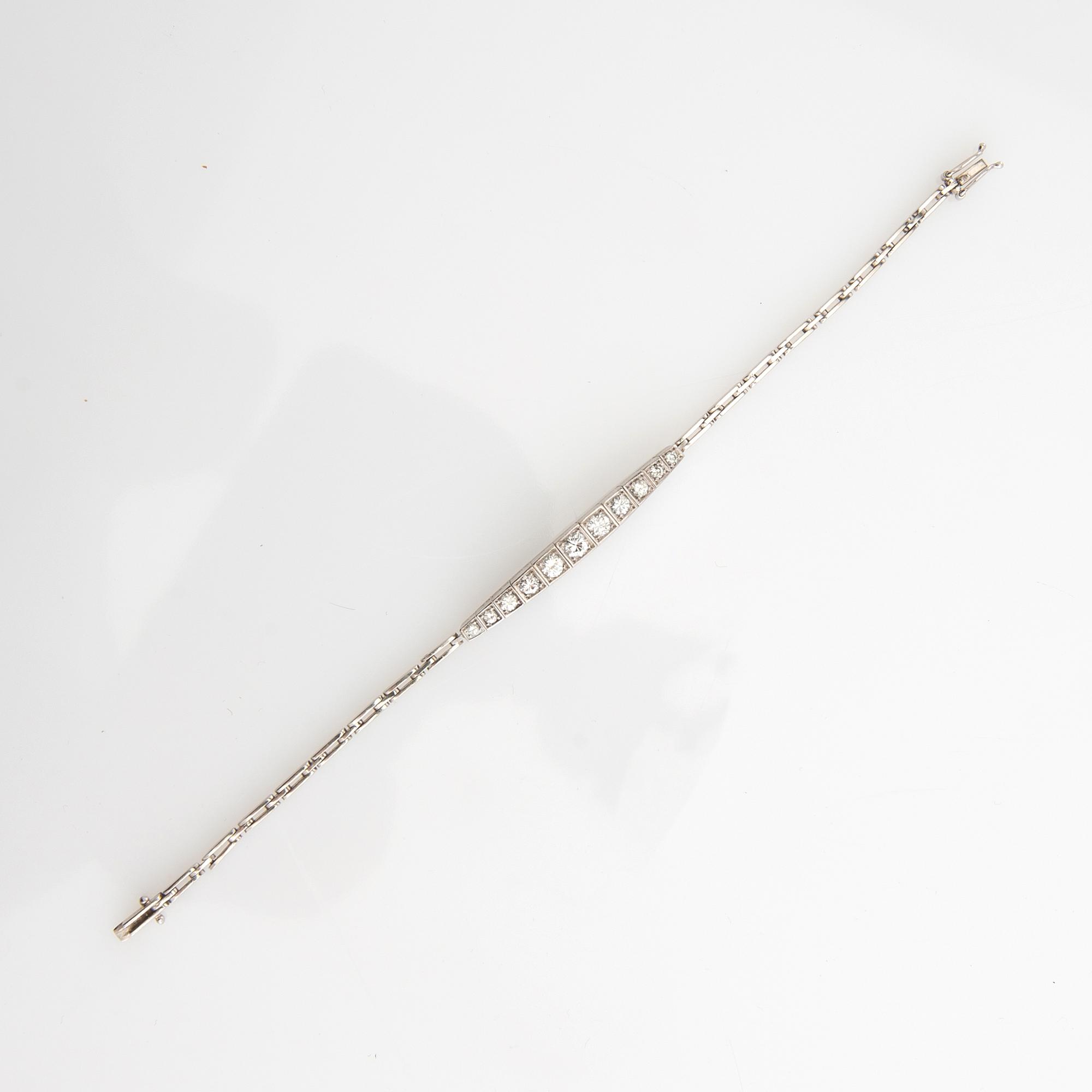 Armband, 18k vitguld med briljantslipade diamanter.