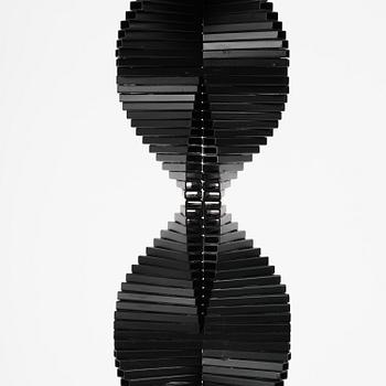 Arne Jones, "Yin-Yang kolonn".
