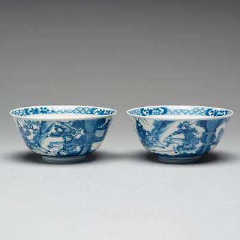 SKÅLAR, ett par, porslin. Qingdynastin, Kangxi (1662-1722).