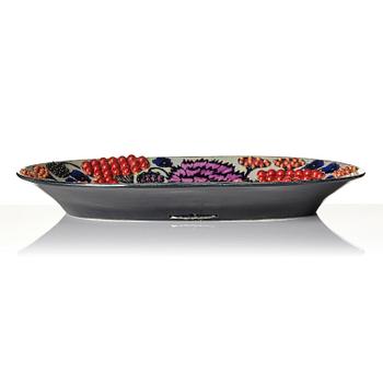 Birger Kaipiainen, a large ceramic dish, Arabia, Finland.