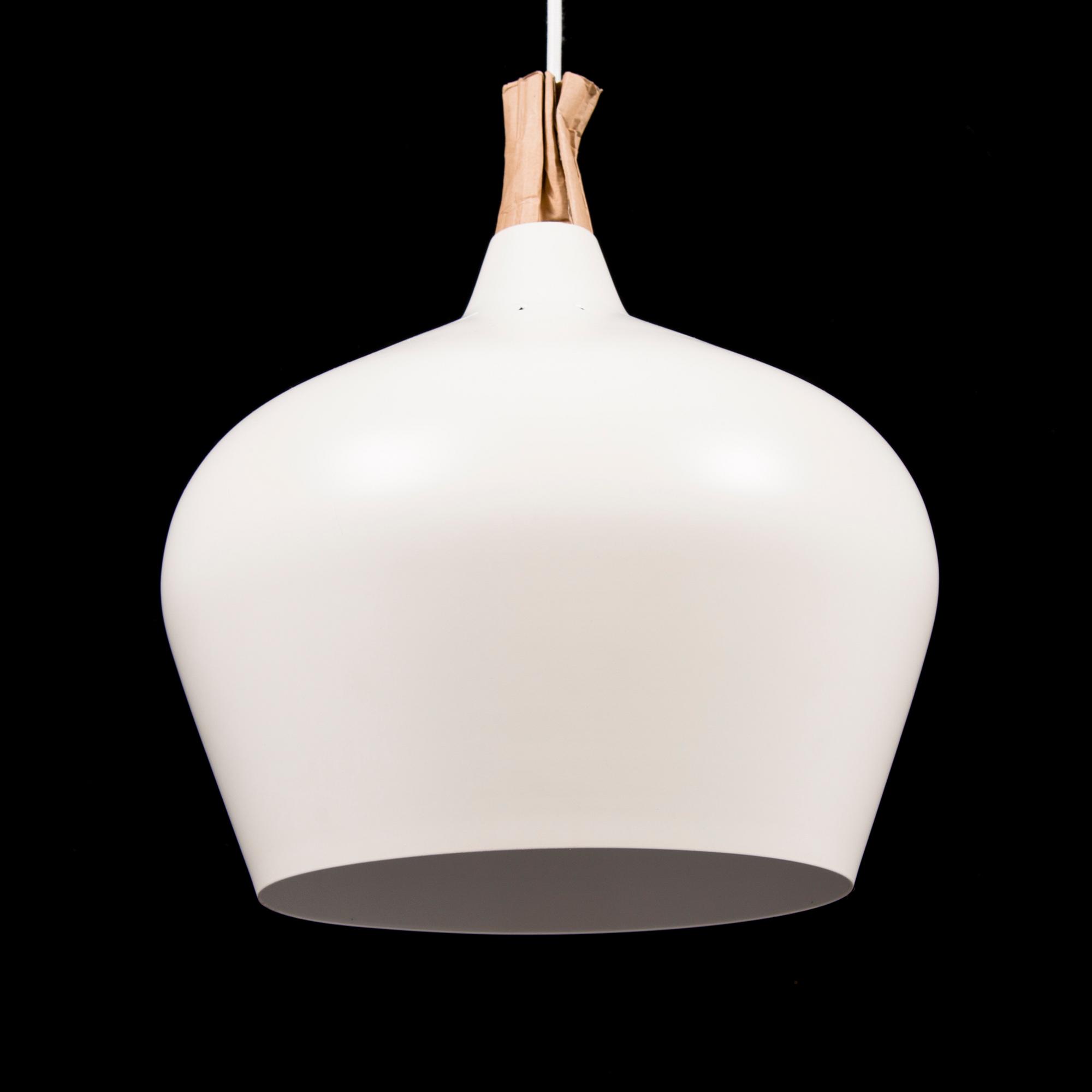 RIIPPUVALAISIN, metallia, "Cohen Pendant", Frandsen Design Studio, Tanska.