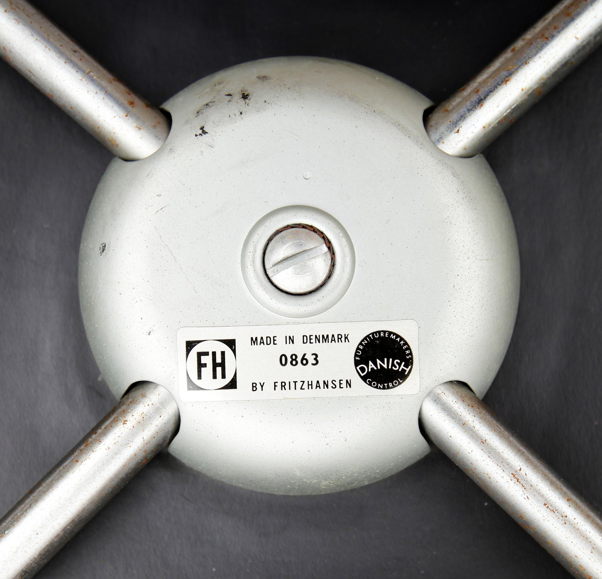 KARMSTOL, "3107", Arne Jacobsen för Fritz Hansen, Danmark, 1963.