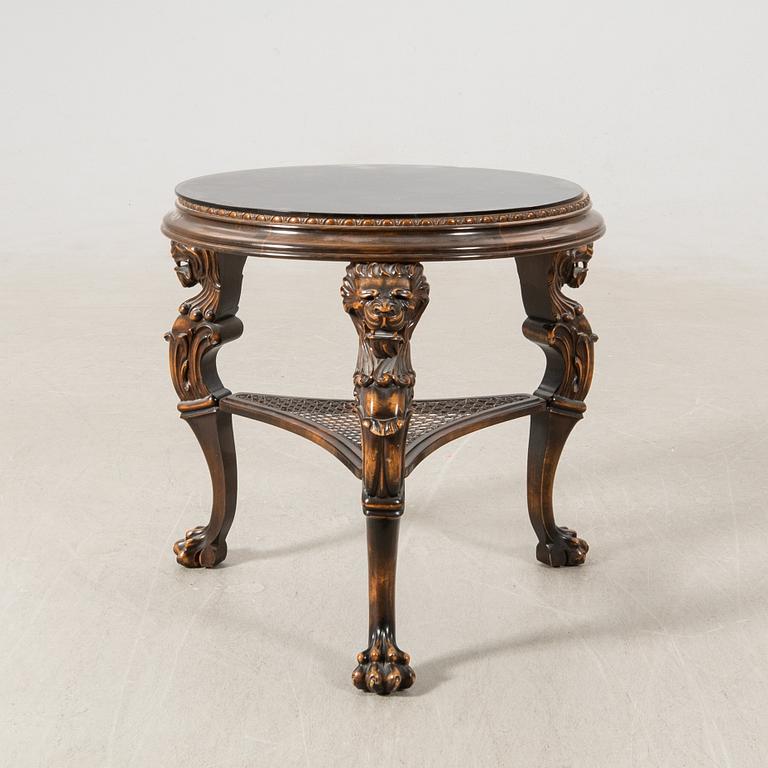Coffee table/Side table 1940s Baroque style.