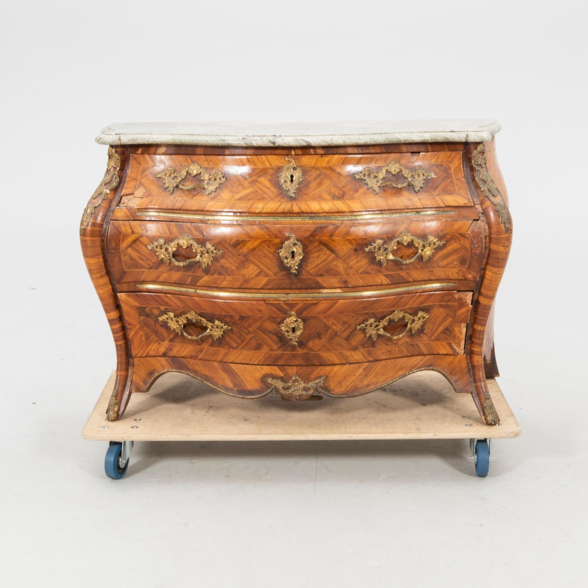Cabinet Rococo, mid-18th century.