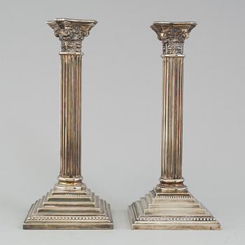 A pair of silver plate candlesticks, Godinger, England, 1992.