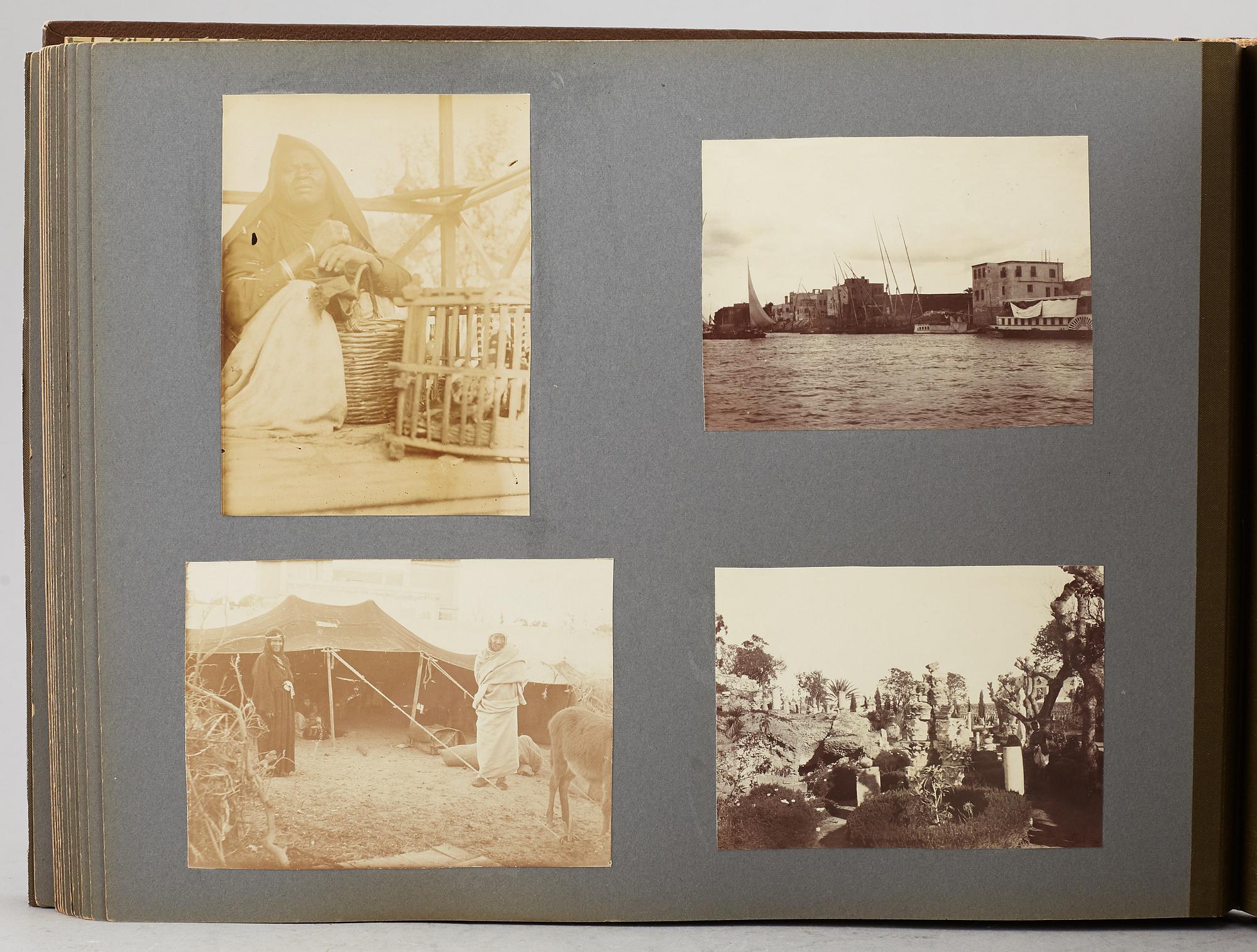 FOTOALBUM,   MEDELHAVSKRYSSNING 1905-06 MED KORVETTEN FREJA.