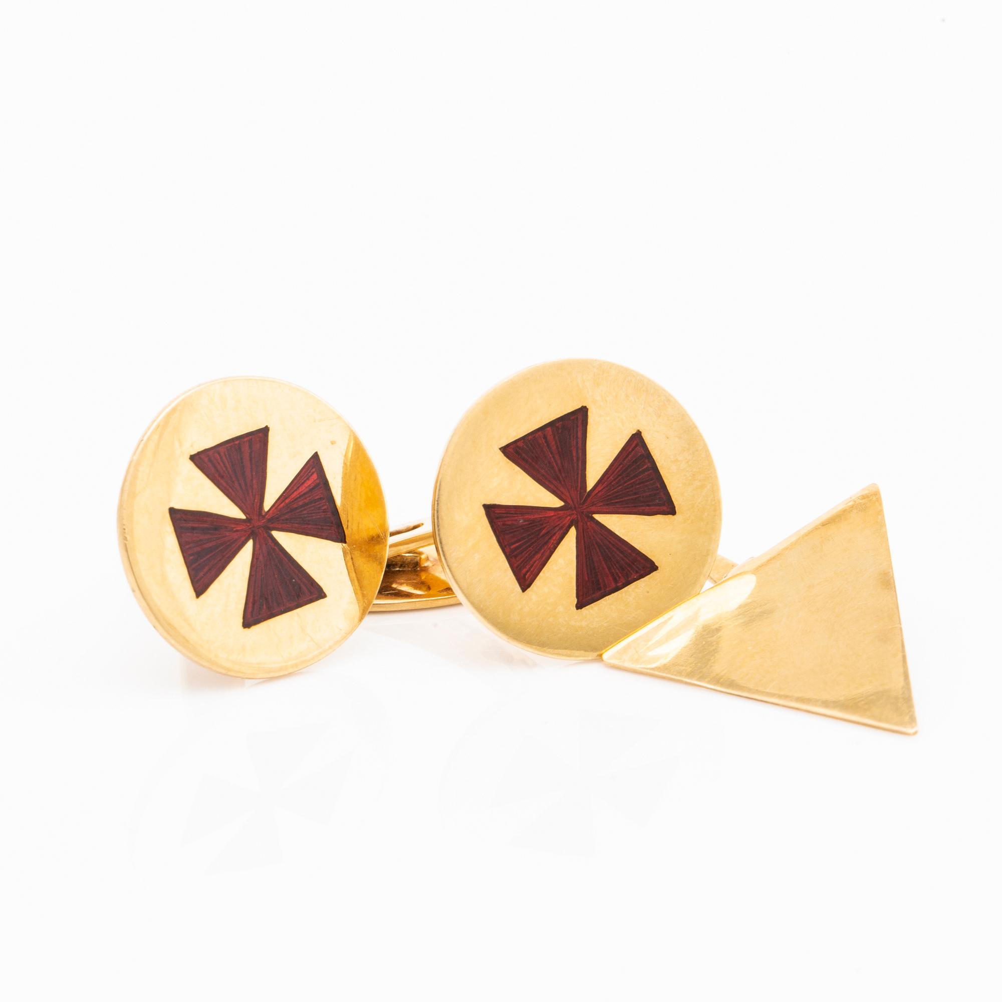 FREEMASON CUFFLINKS and spade 18K gold and enamel, G Dahlgren & Co Malmö 1930-31, 6,6 g.