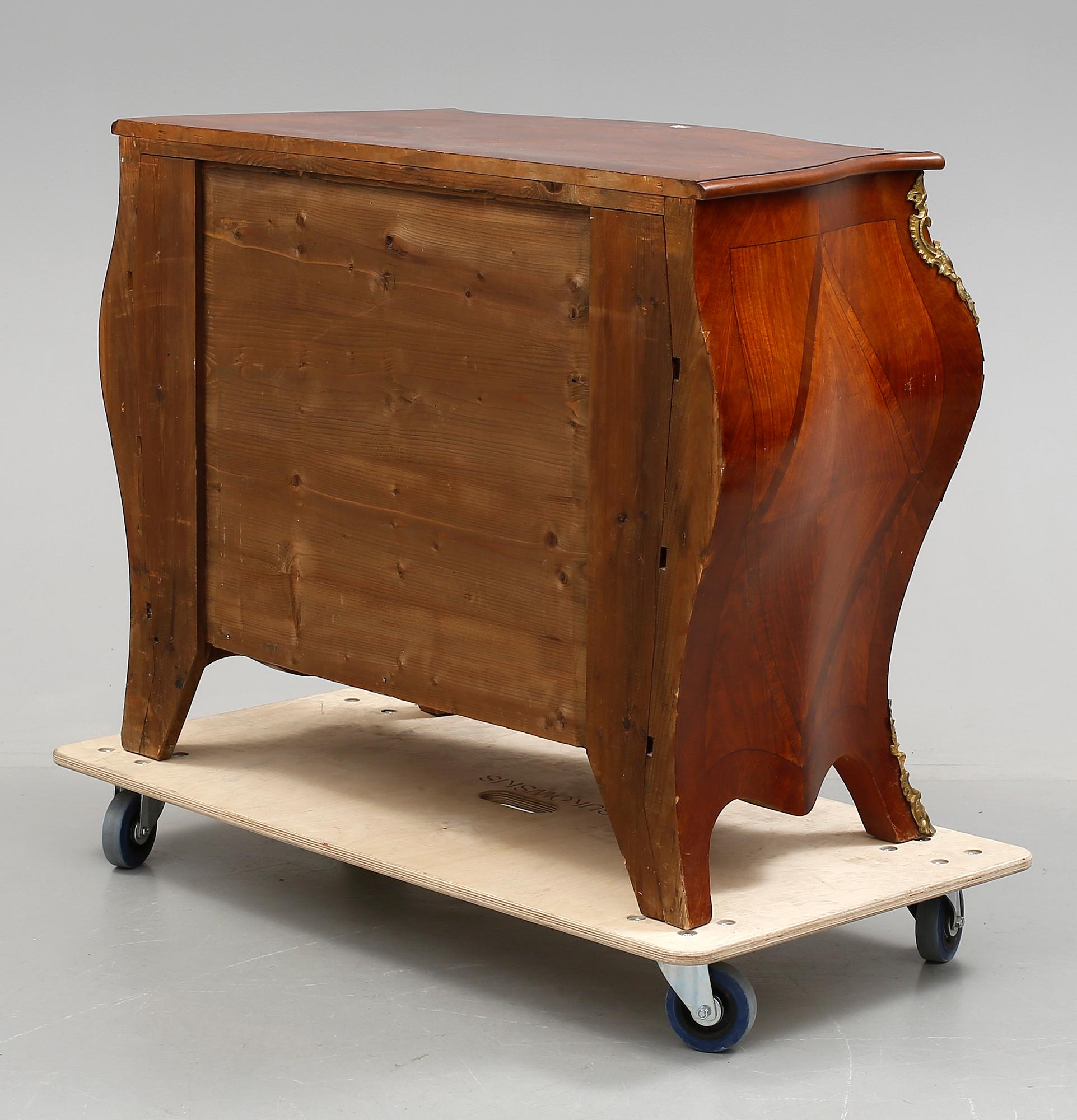 BYRÅ, rokokostil, tidigt 1900-tal.